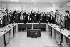 Presidente Interino Michel Temer durante almoço com a Frente Parlamentar Agropecuária (FPA). Presidente simboliza o retrocesso das conquistas sociais.