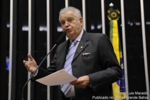 Deputado Nelson Marquezelli apresenta pensamento reacionário, sobre a necessidade de educação da população.